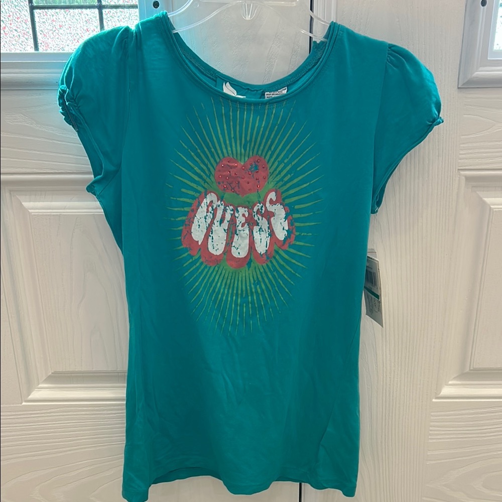 NWT.. Guess Green and Red Short Sleeve Tee with Graphic Design - Picture 8 of 9